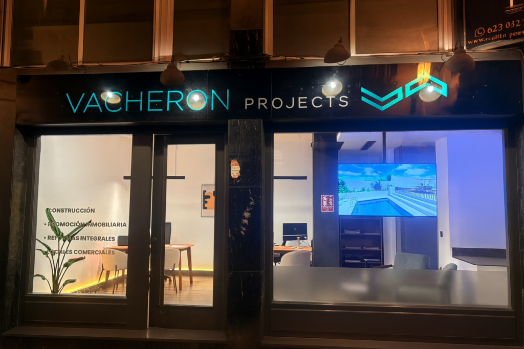 a imagen de un negocio comienza mucho antes de que un cliente cruce la puerta. El escaparate, la fachada o incluso un vehículo rotulado pueden convertirse en una herramienta de venta constante, trabajando por tu marca las 24 horas del día